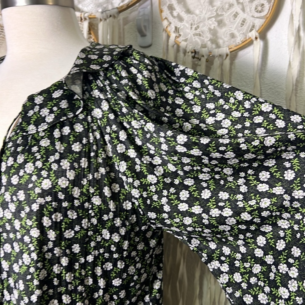 Anthropologie Peter Pan Collar Black and Green Ditzy Floral Print Blouse Small - Picture 5 of 12